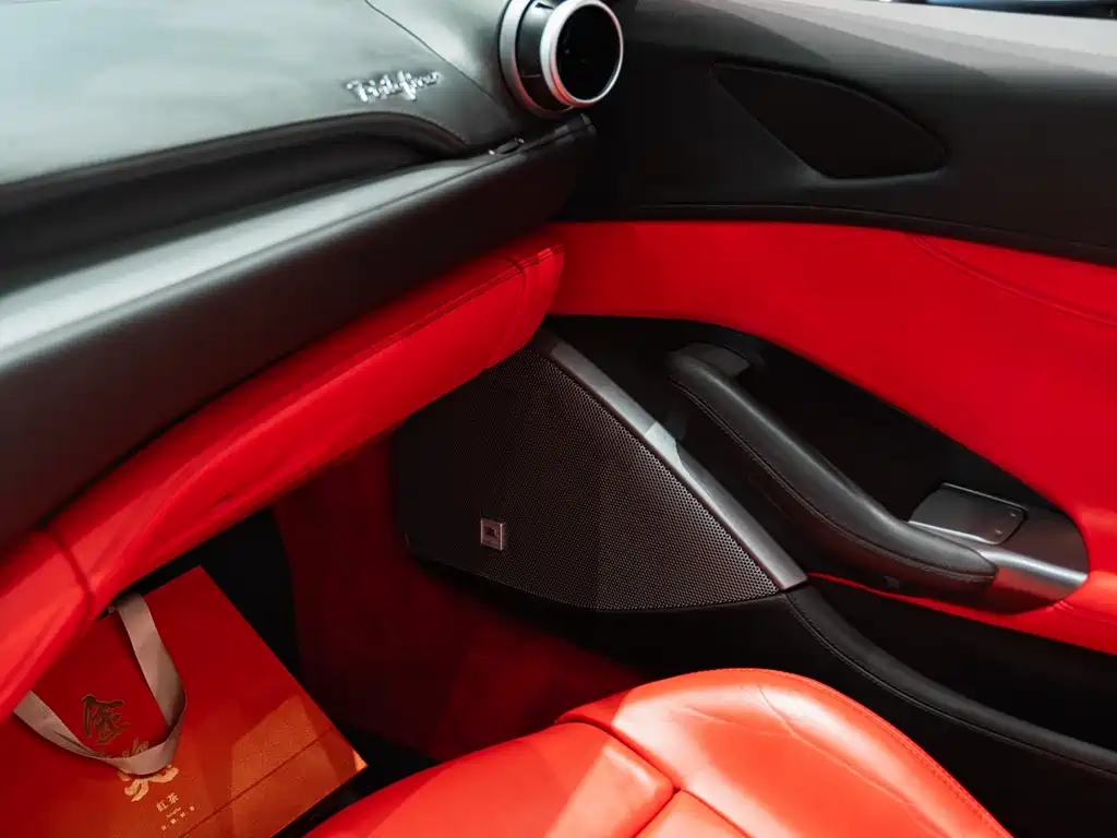 Ferrari Portofino 2019 — фото 30
