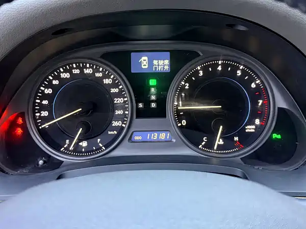 Lexus IS 2010