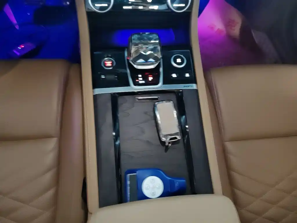Jaguar XFL 2024 — фото 10