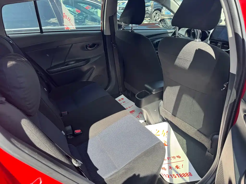 Toyota Yaris L 2017 — фото 14