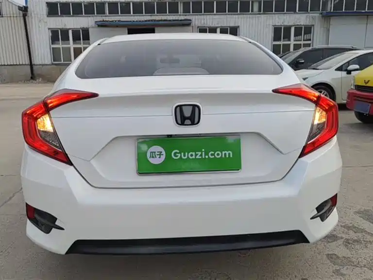 Honda Civic 2018 — фото 19