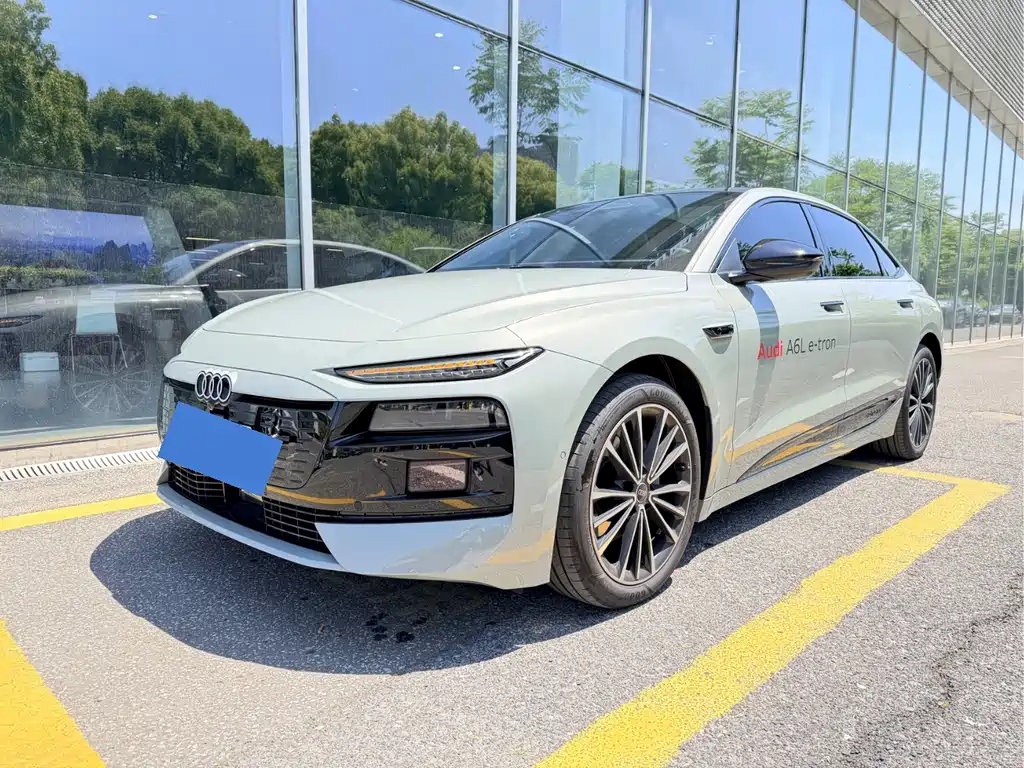 Audi A6L e-tron 2026 — фото 1