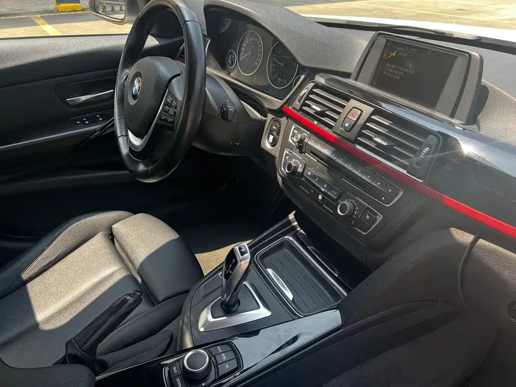 BMW 3 Series 2015 — фото 16