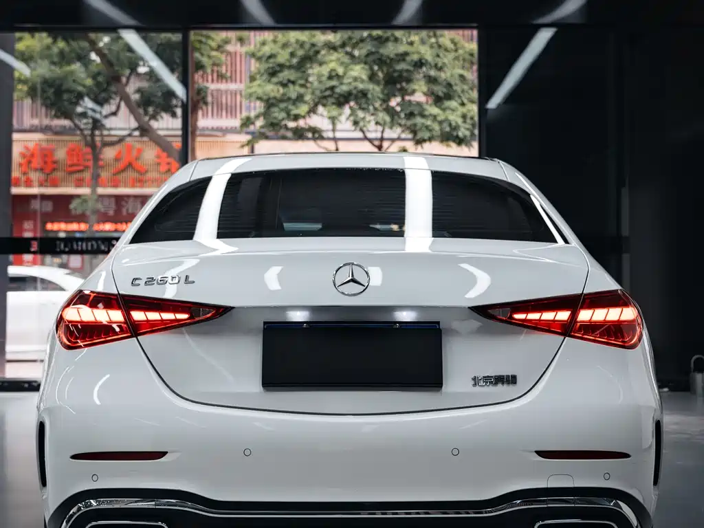 Mercedes-Benz C-Class 2023 — фото 4