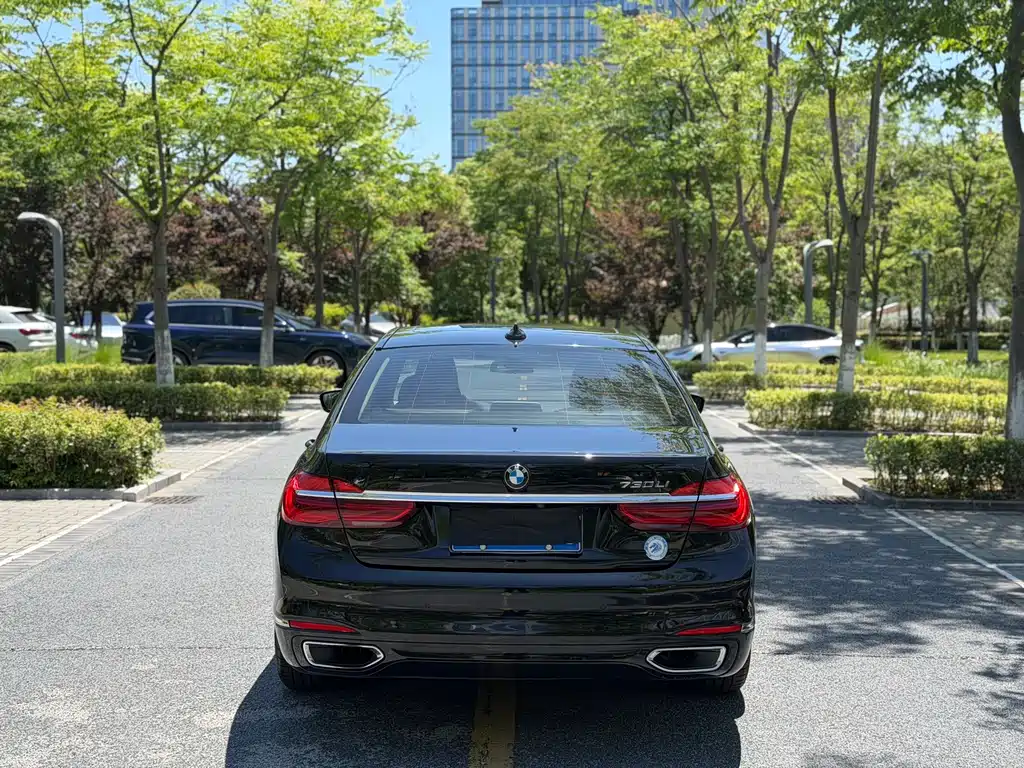BMW 7 Series 2016 — фото 15