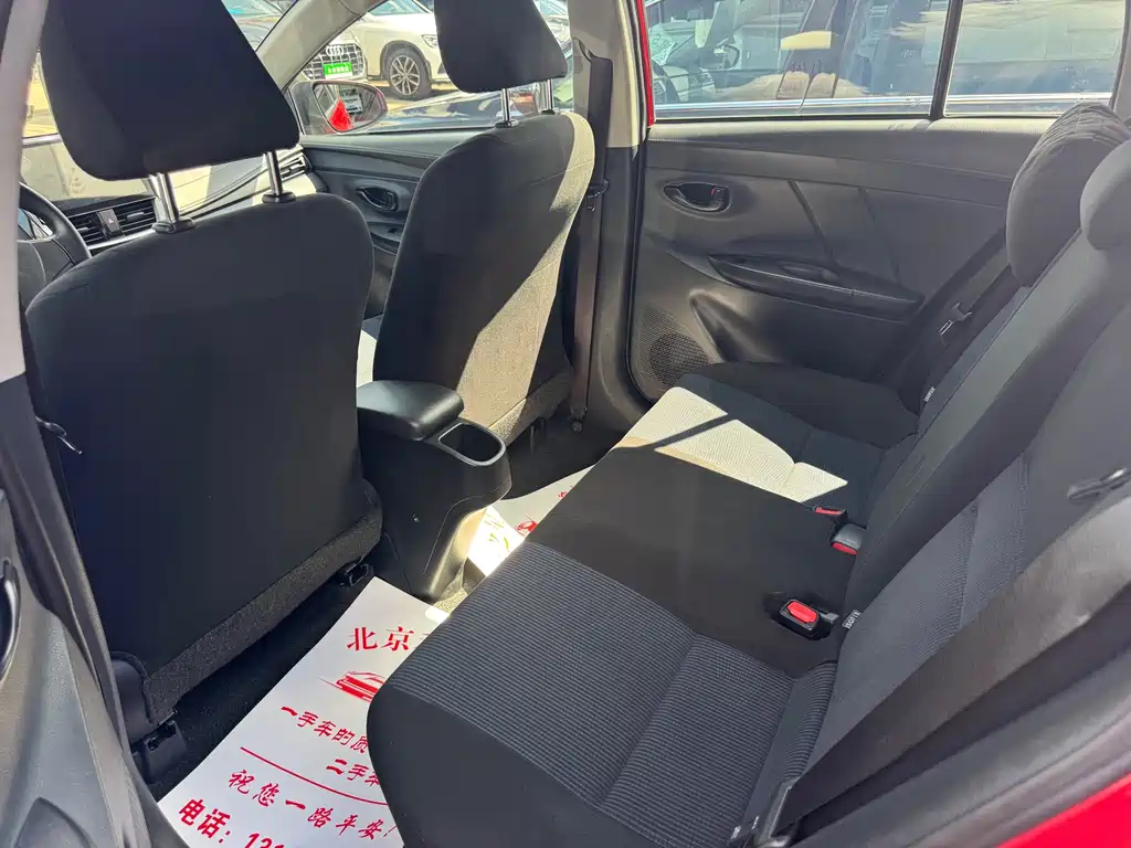 Toyota Yaris L 2017 — фото 13