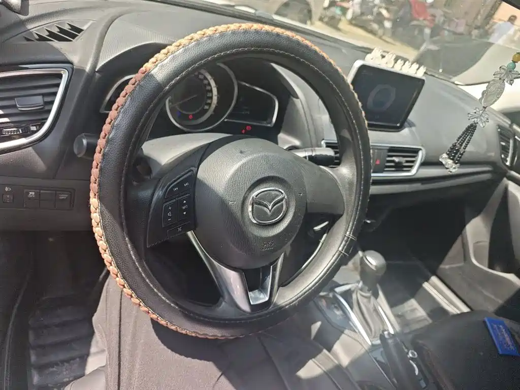 Mazda 3 Axela 2015 — фото 10