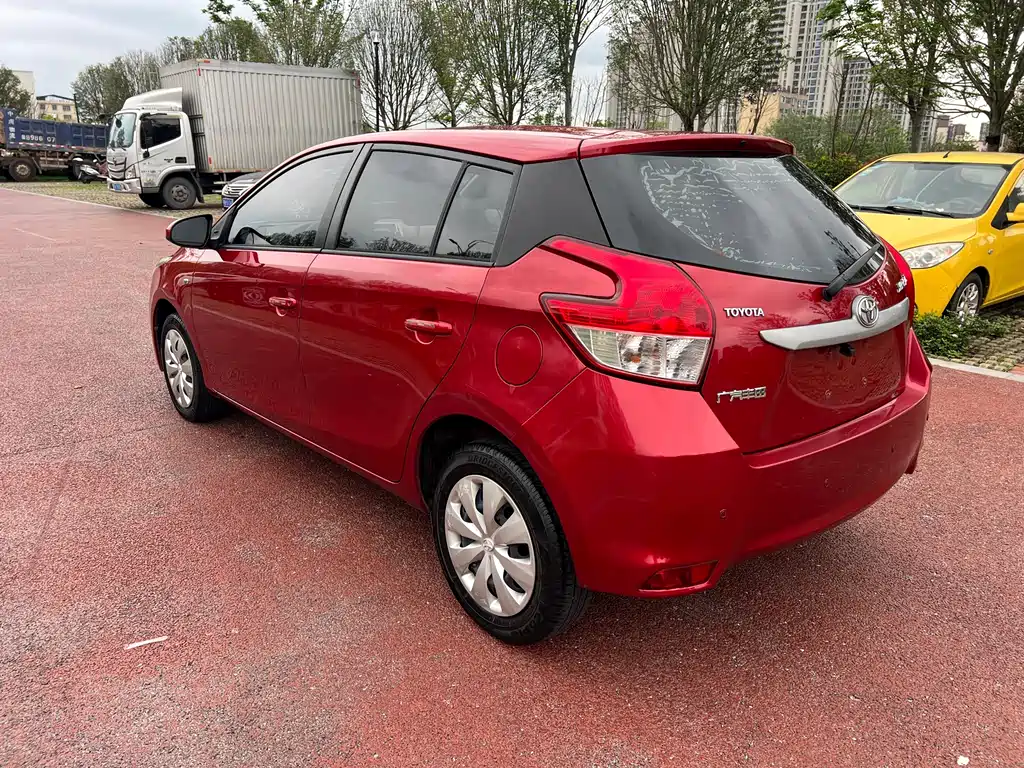 Toyota Yaris L 2016 — фото 7