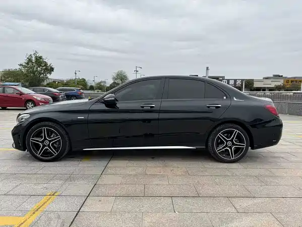 Mercedes-Benz C-Class 2021