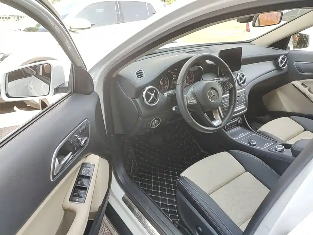 Mercedes-Benz GLA 2018 — фото 16