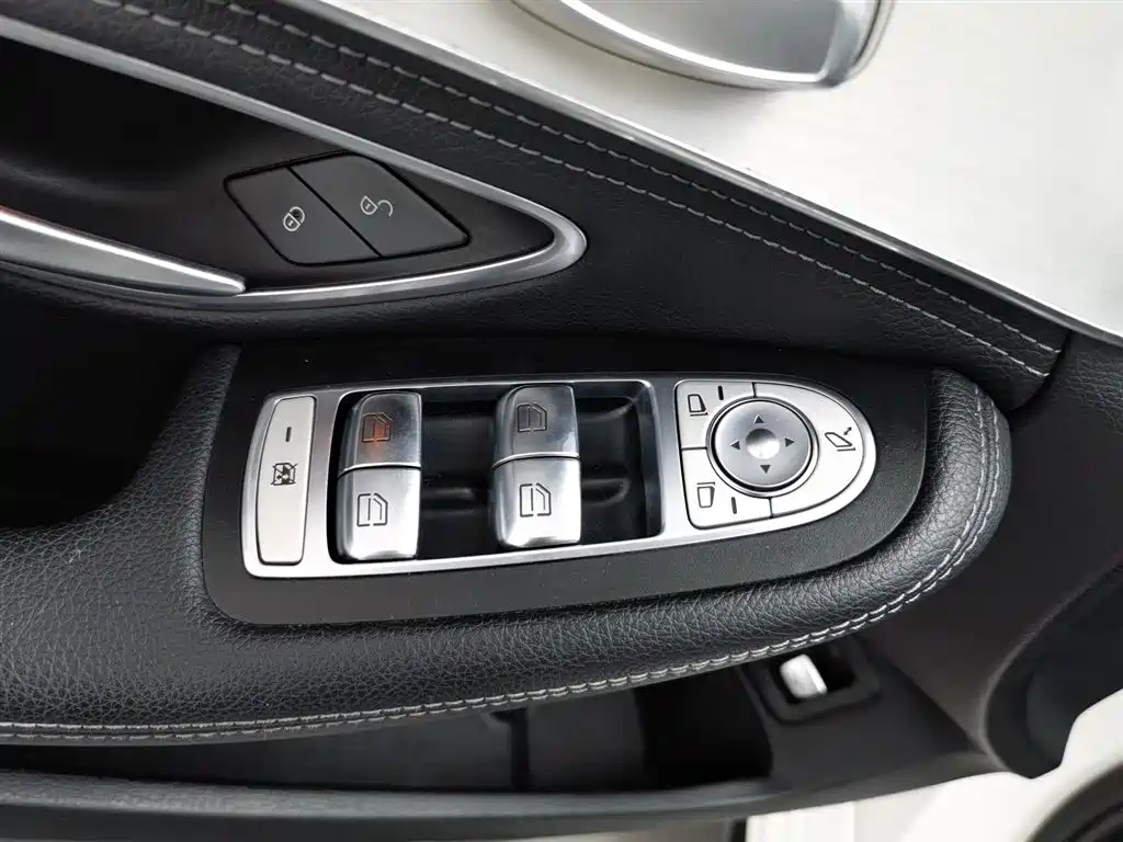 Mercedes-Benz C-Class 2019 — фото 9