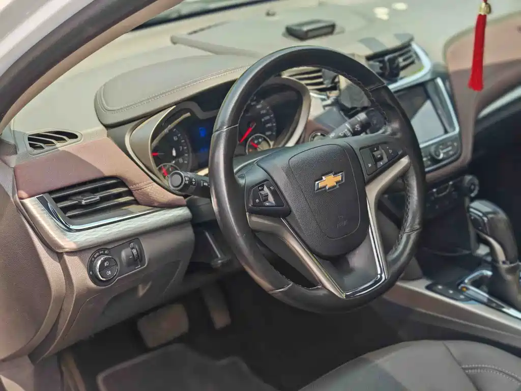 Chevrolet Malibu 2017 — фото 21
