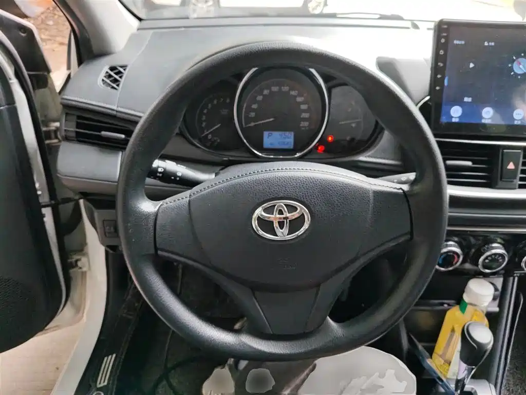 Toyota Yaris L 2020 — фото 7