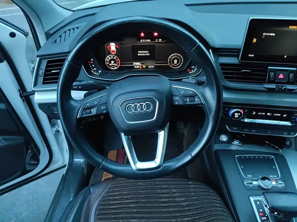 Audi Q5L 2019 — фото 11