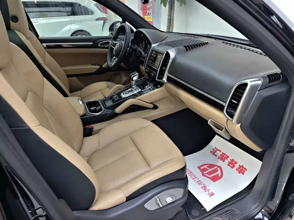 Porsche Cayenne 2015 — фото 11