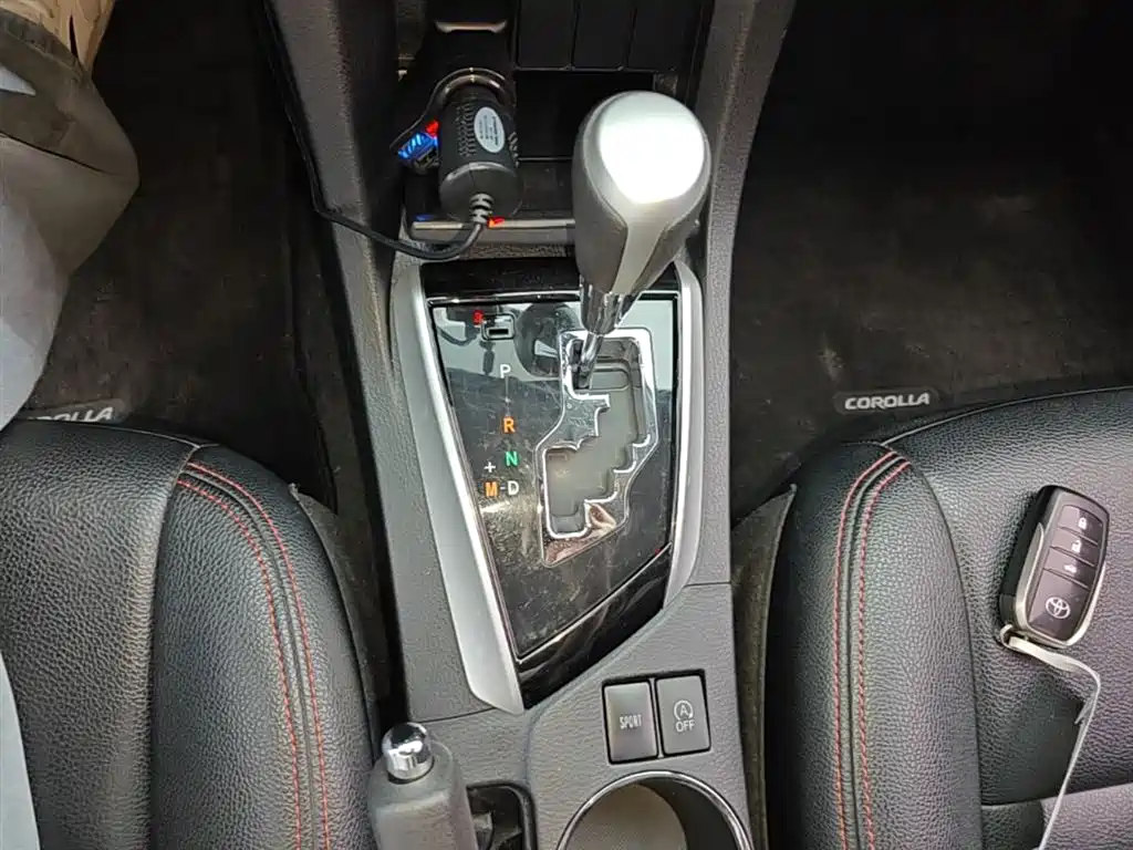 Toyota Corolla 2018 — фото 14