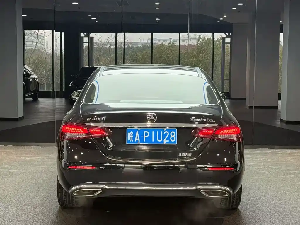 Mercedes-Benz E-Class 2022 — фото 3