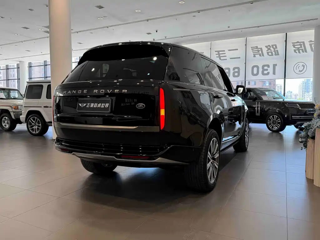 Land Rover Range Rover 2023 — фото 20
