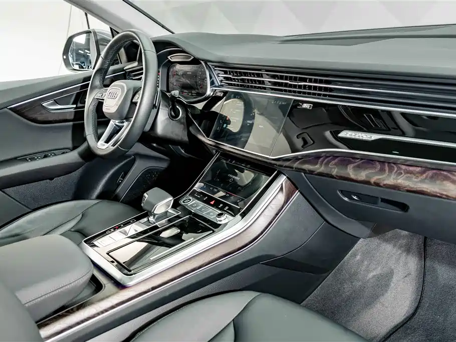 Audi Q8 2021 — фото 18