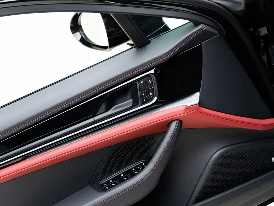 Porsche Panamera 2025 — фото 18