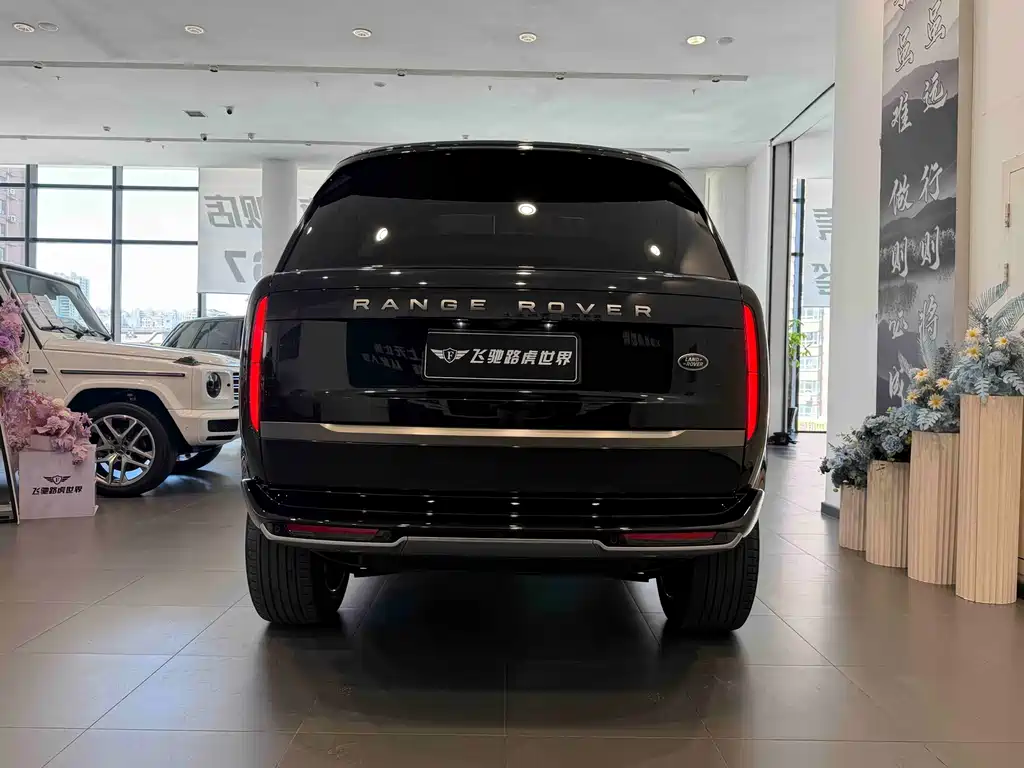 Land Rover Range Rover 2023 — фото 19