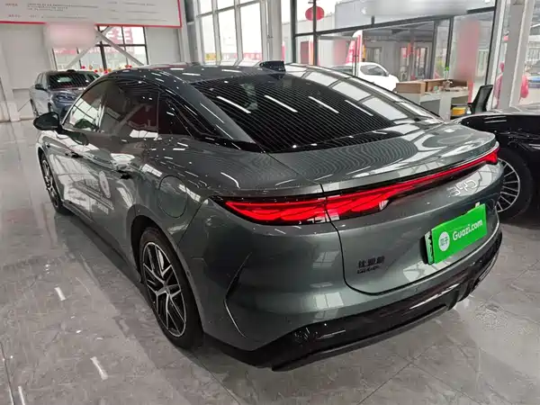 BYD Han L 2025