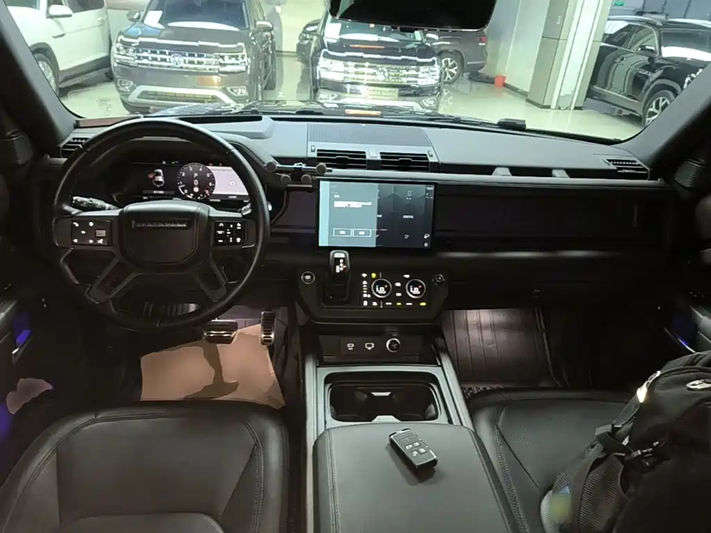Land Rover Defender 2022 — фото 10