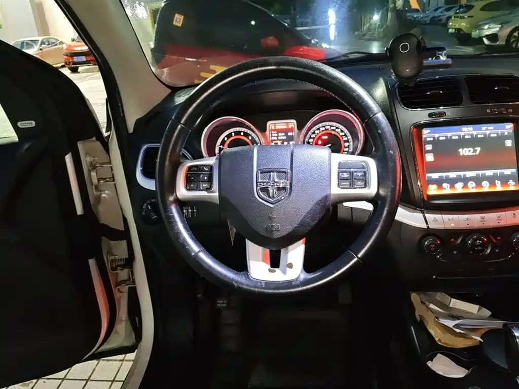 Dodge Journey 2017 — фото 11