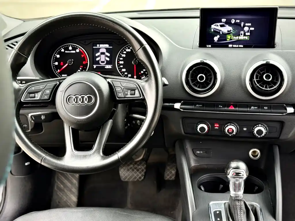 Audi A3 2021 — фото 12