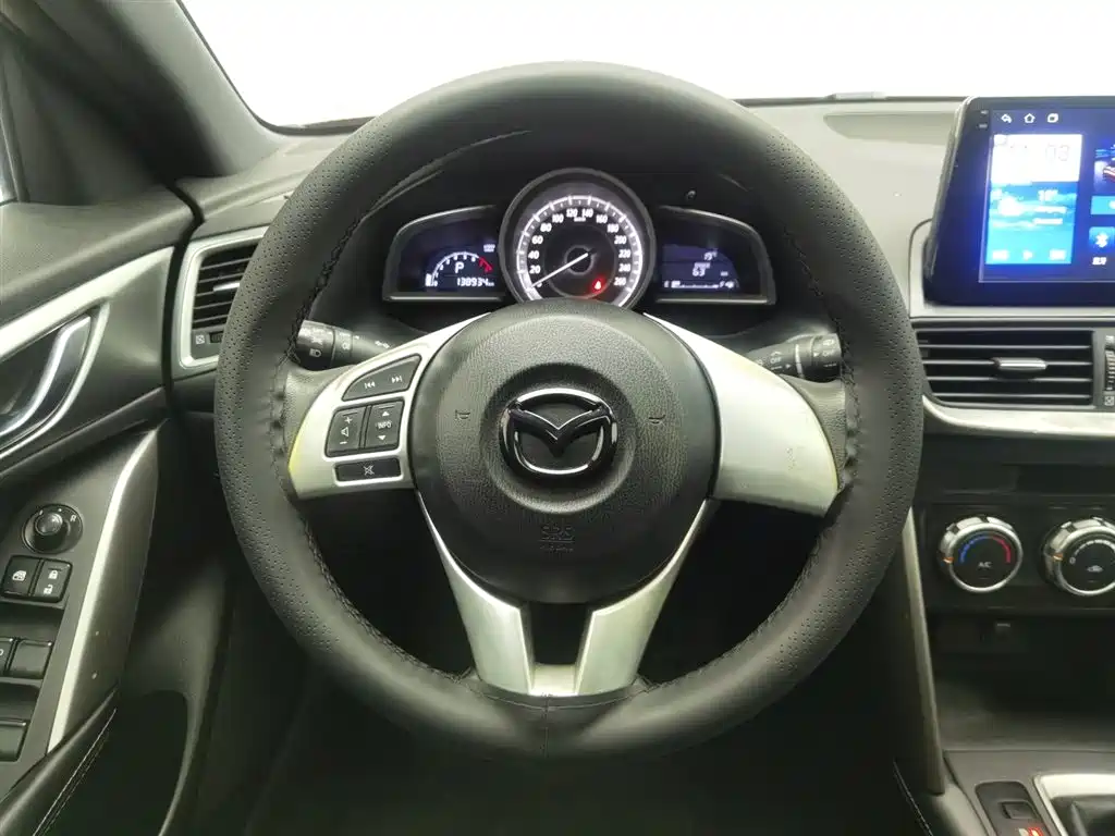 Mazda CX-4 2017 — фото 11