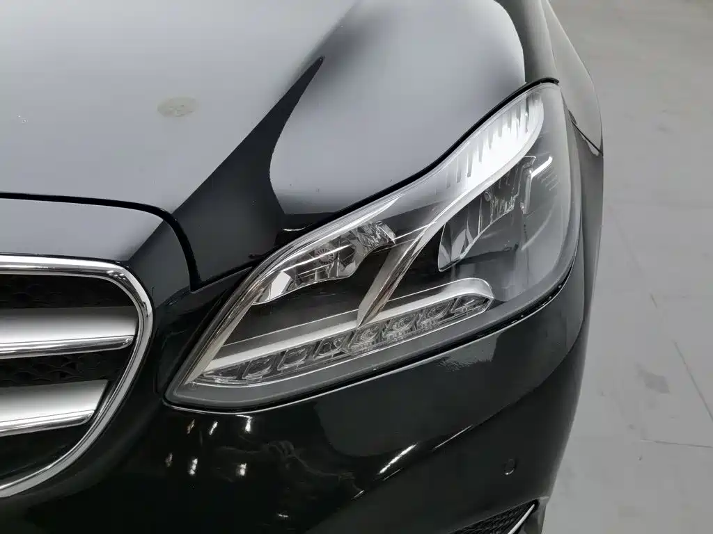 Mercedes-Benz E-Class 2013 — фото 7