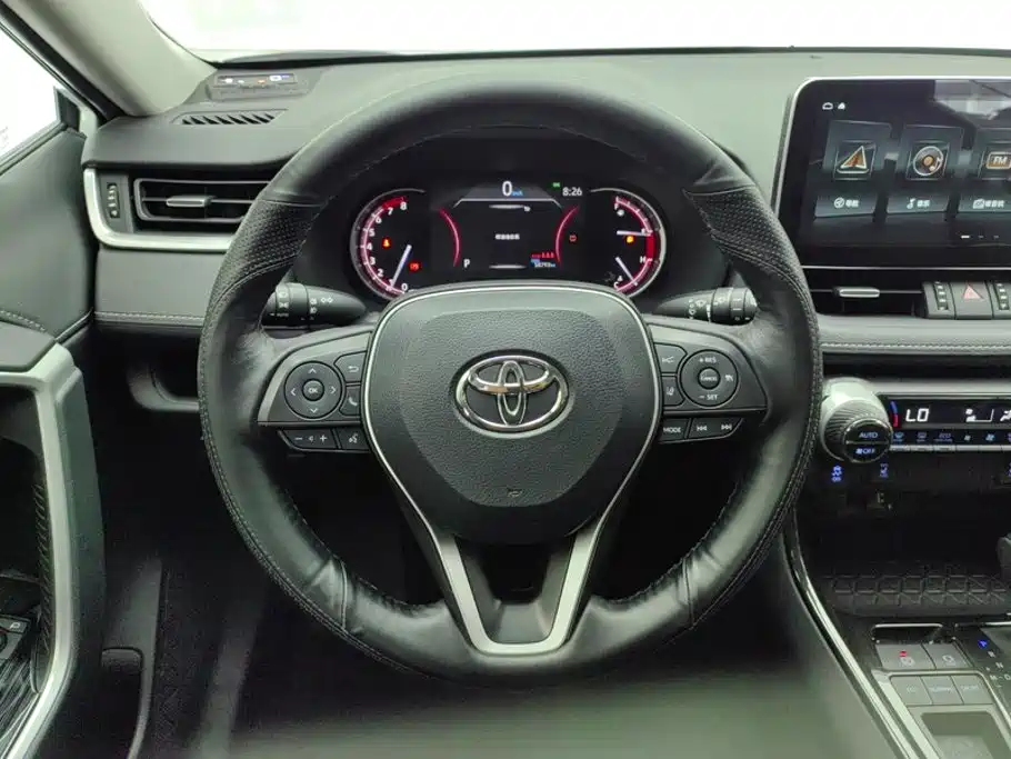 Toyota RAV4 2021 — фото 15