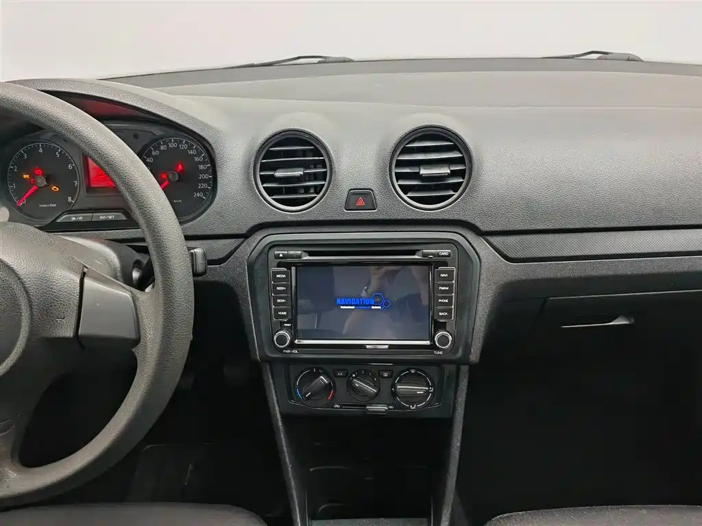Volkswagen Jetta 2015 — фото 12