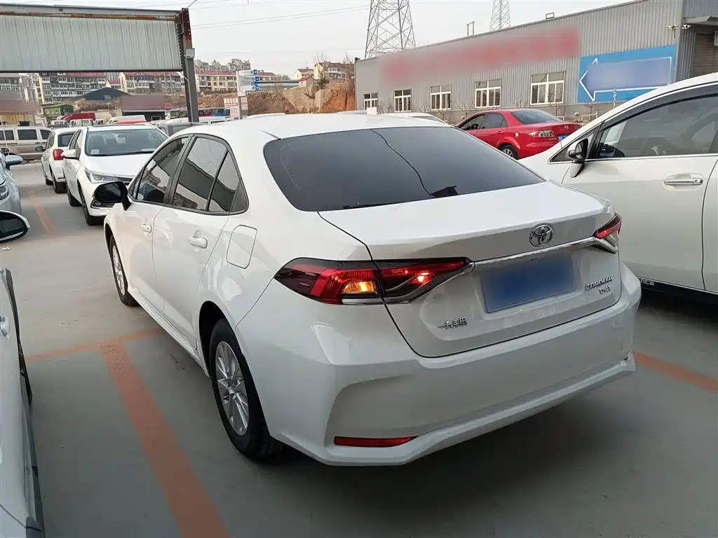 Toyota Corolla 2019 — фото 23