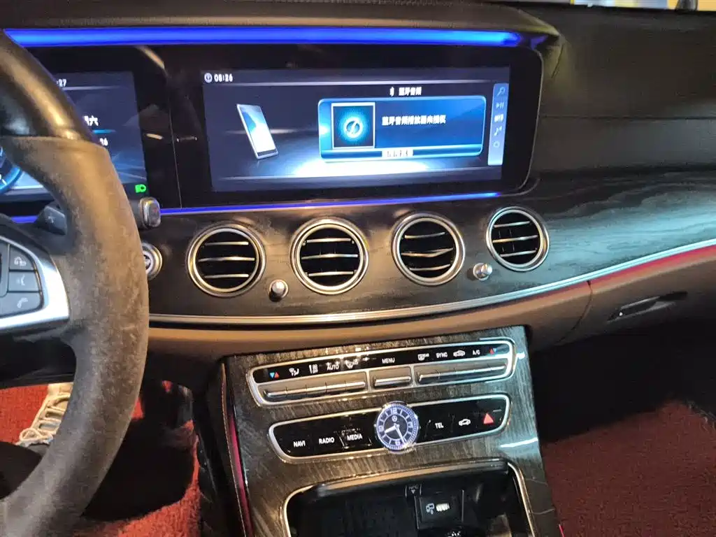 Mercedes-Benz E-Class 2018 — фото 14