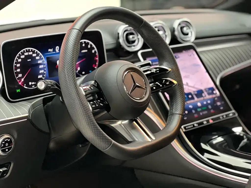 Mercedes-Benz C-Class 2023 — фото 7