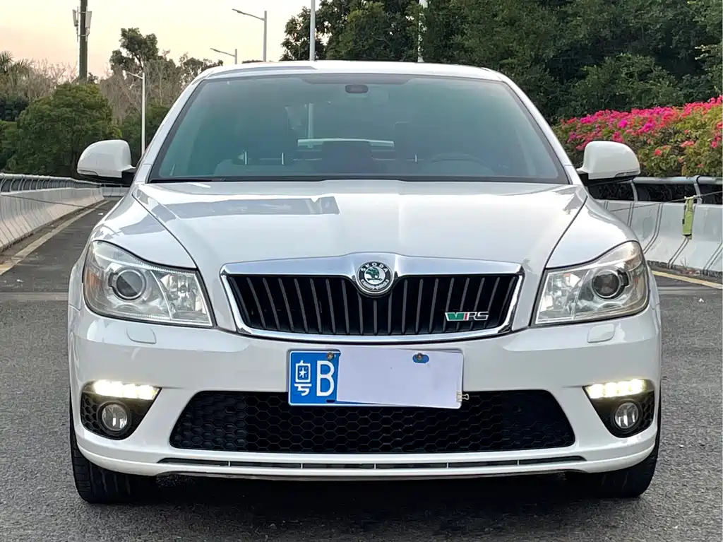 Skoda Octavia 2014 — фото 2