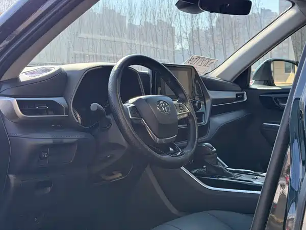 Toyota Highlander 2023