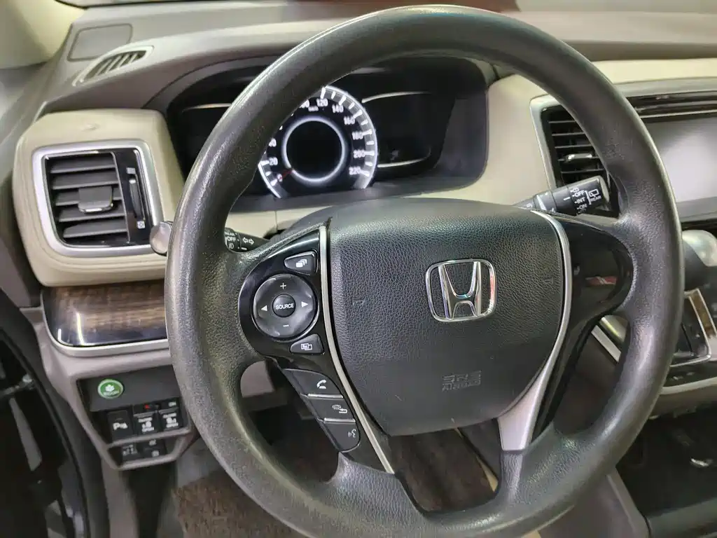 Honda Odyssey 2017 — фото 10