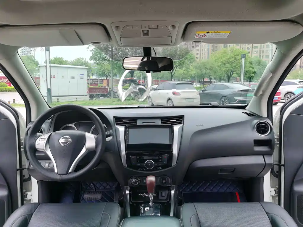 Nissan Terra 2018 — фото 16