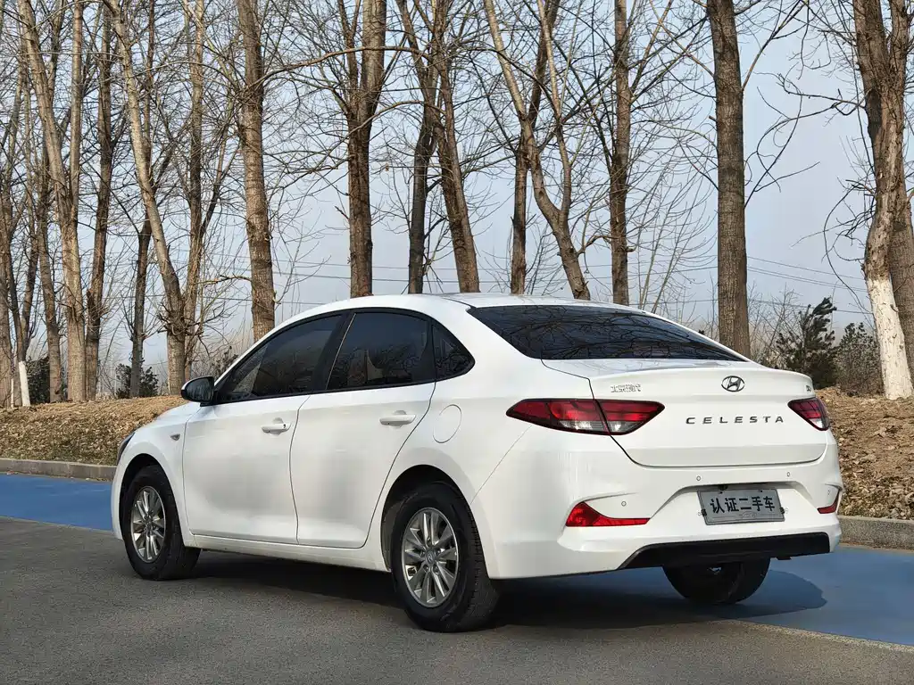 Hyundai Elantra 2023 — фото 7