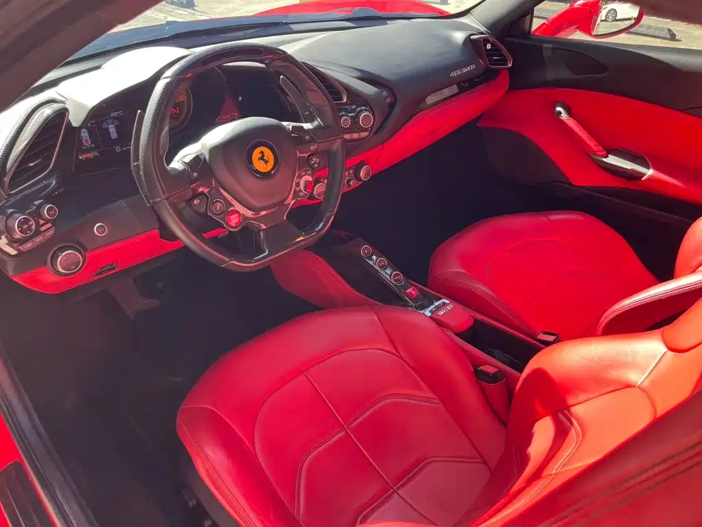 Ferrari 488 2017 — фото 14