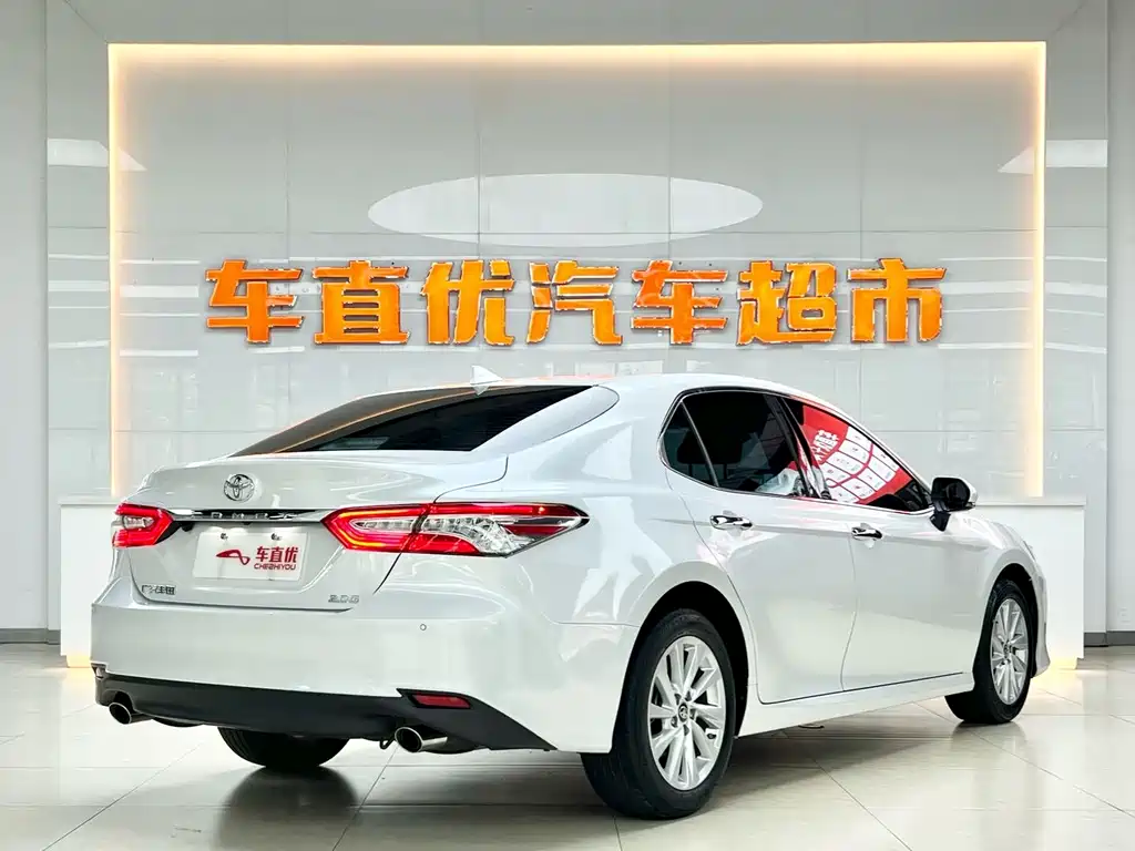 Toyota Camry 2022 — фото 5