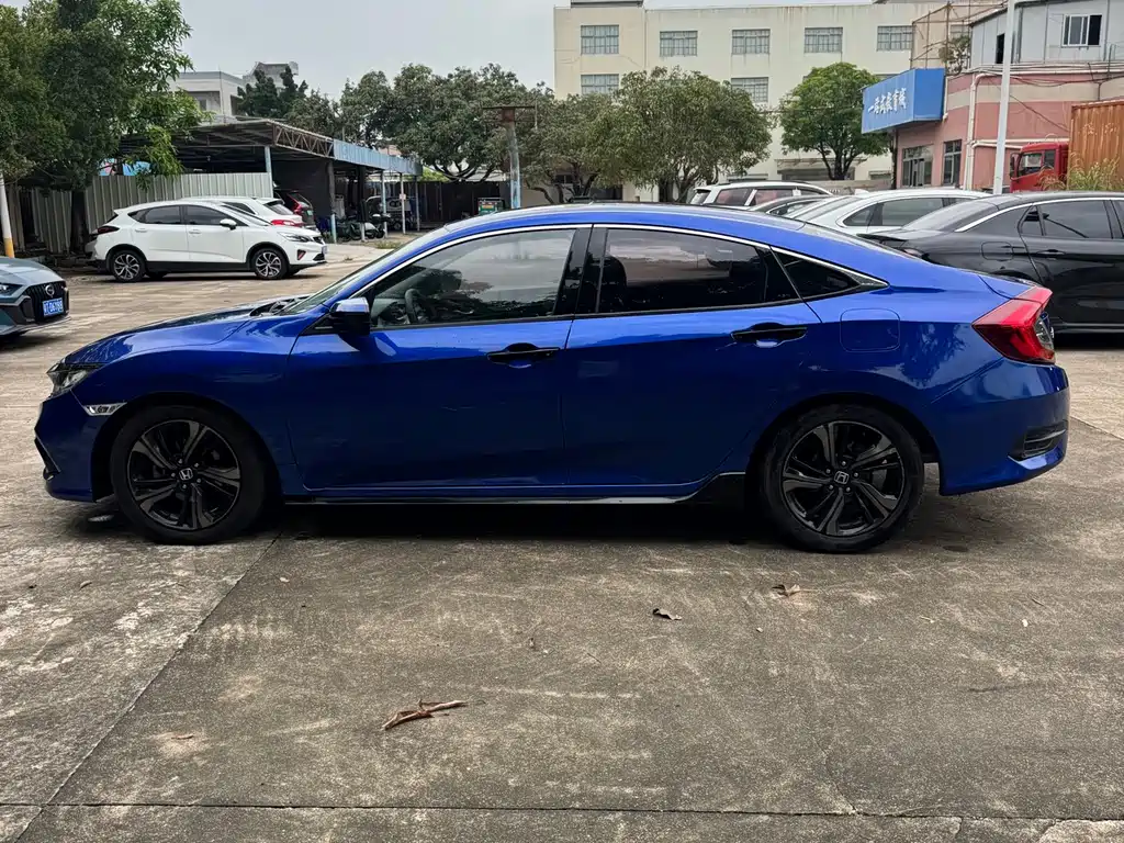 Honda Civic 2019 — фото 6