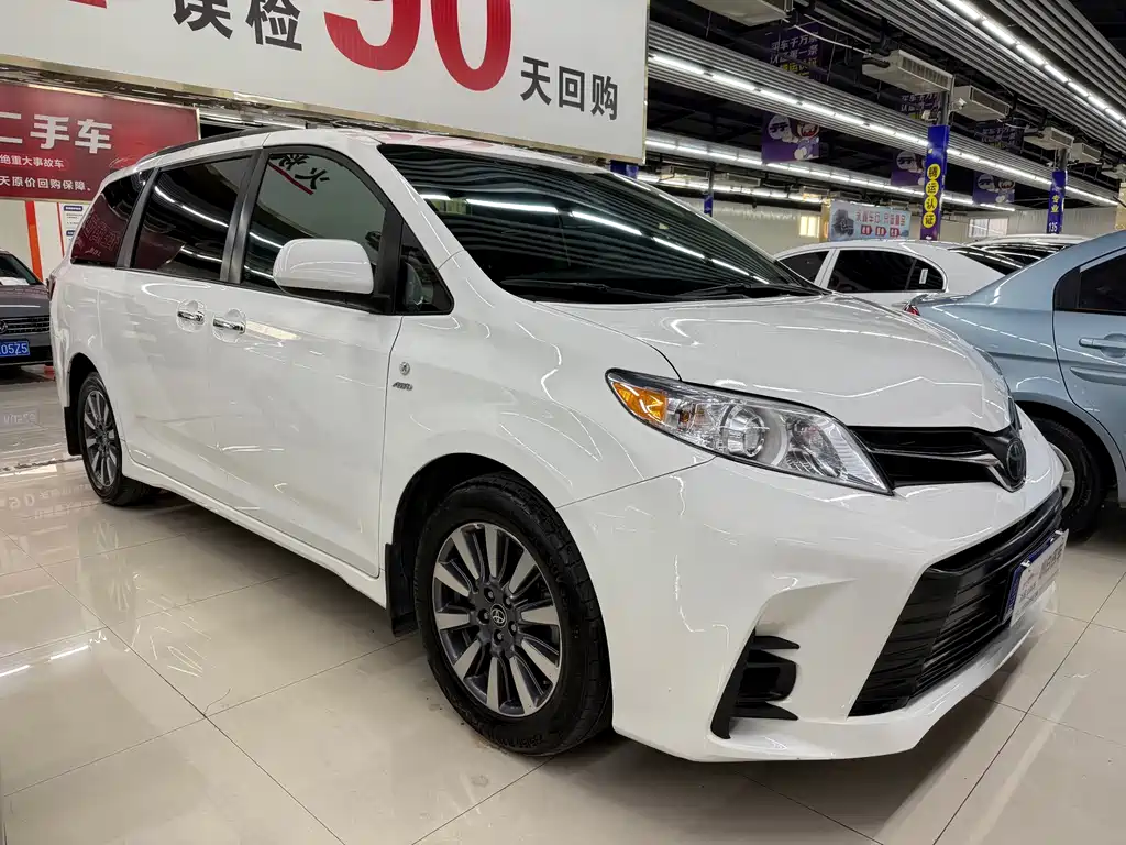 Toyota Sienna 2020 — фото 2