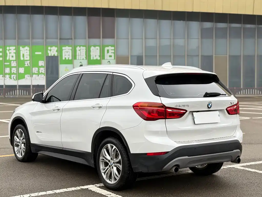 BMW X1 2017 — фото 9