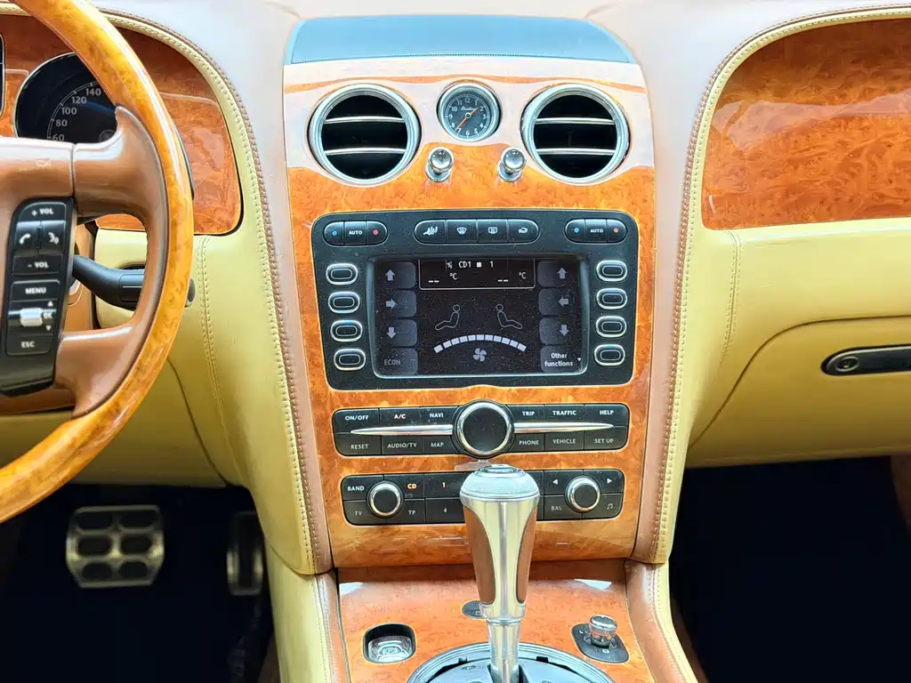 Bentley Flying Spur 2007 — фото 10