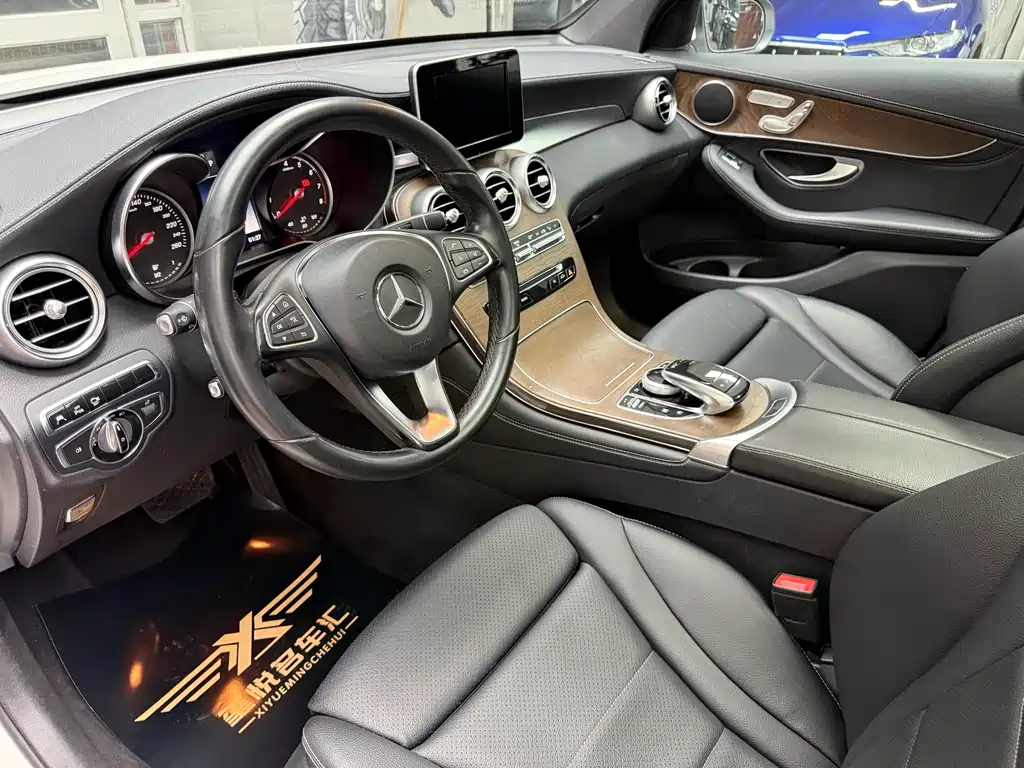 Mercedes-Benz GLC 2016 — фото 18