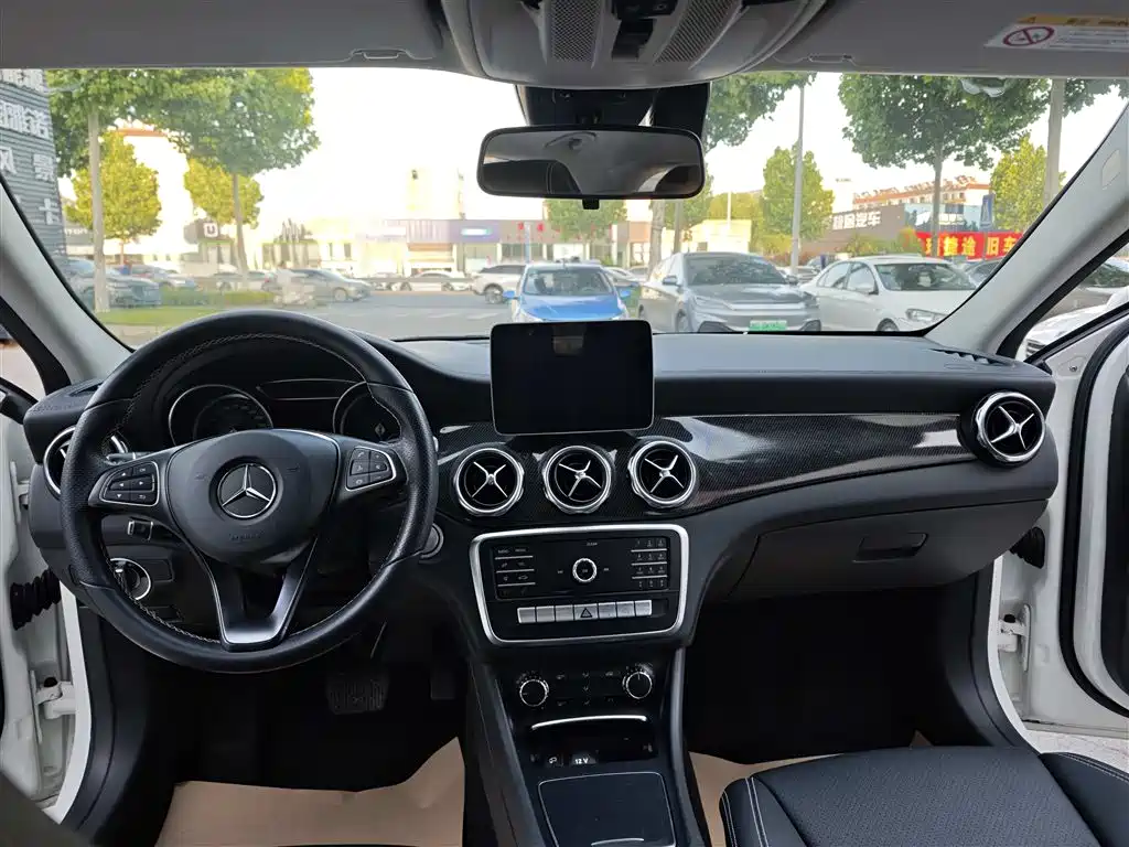 Mercedes-Benz GLA 2018 — фото 17