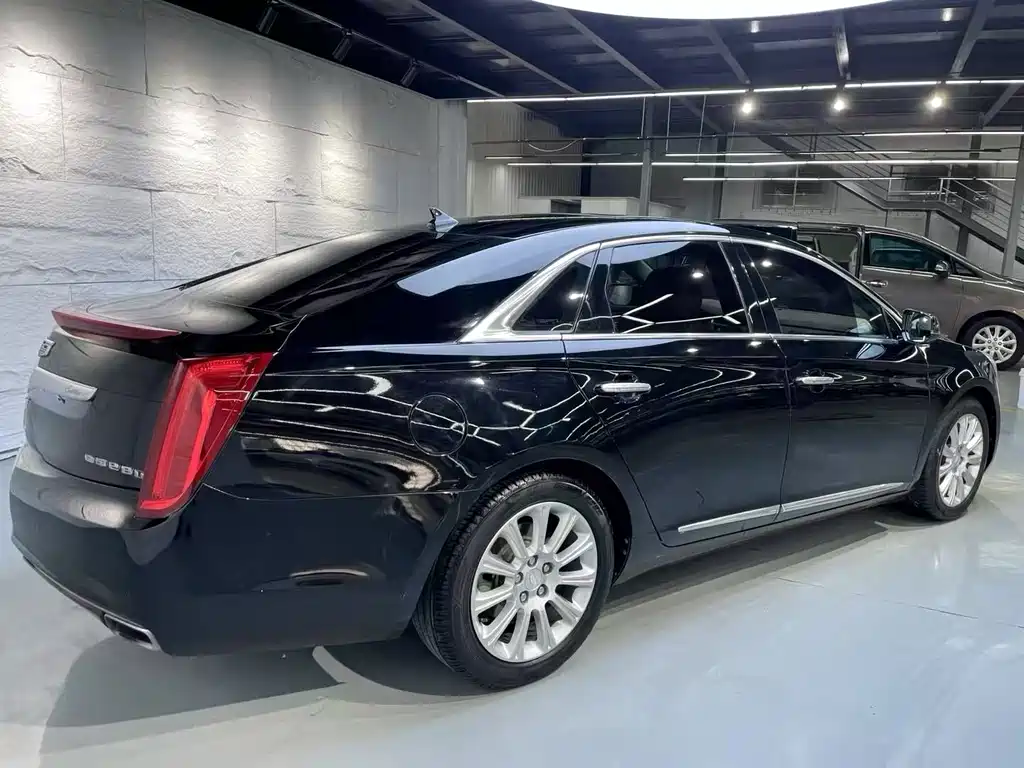 Cadillac XTS 2016 — фото 11